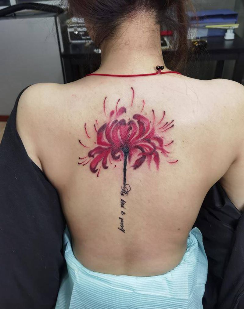 彼岸花纹身图片_背部肩部纹身图案