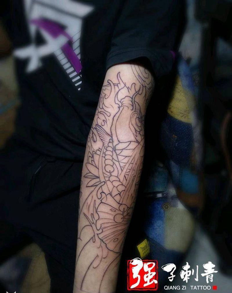 招财鲤鱼包小臂线条纹身图片_手臂新传统割线纹身图案