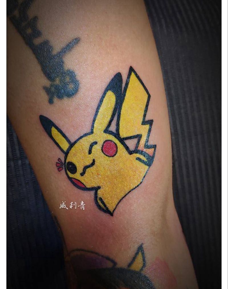皮卡丘纹身图片_手臂卡通彩色纹身图案