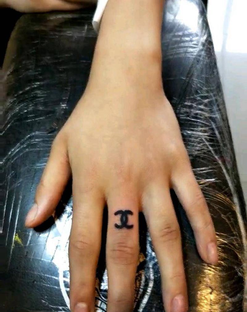 香奈儿纹身图片