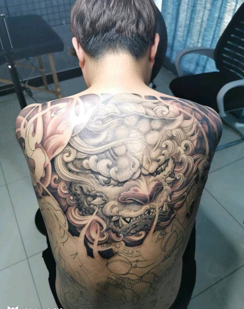 唐狮纹身图片_背部纹身图案