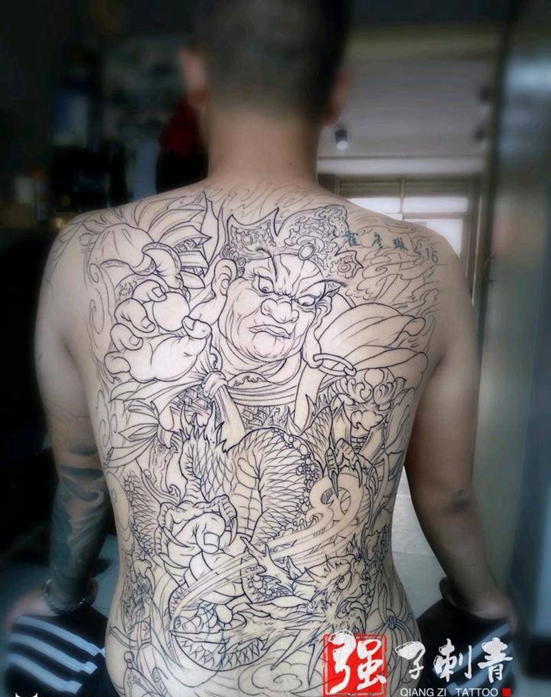 满背《广目天王》割线纹身图片_背部新传统满背割线纹身图案