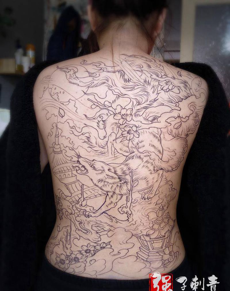 九尾狐满背线条纹身图片_背部新传统纹身图案