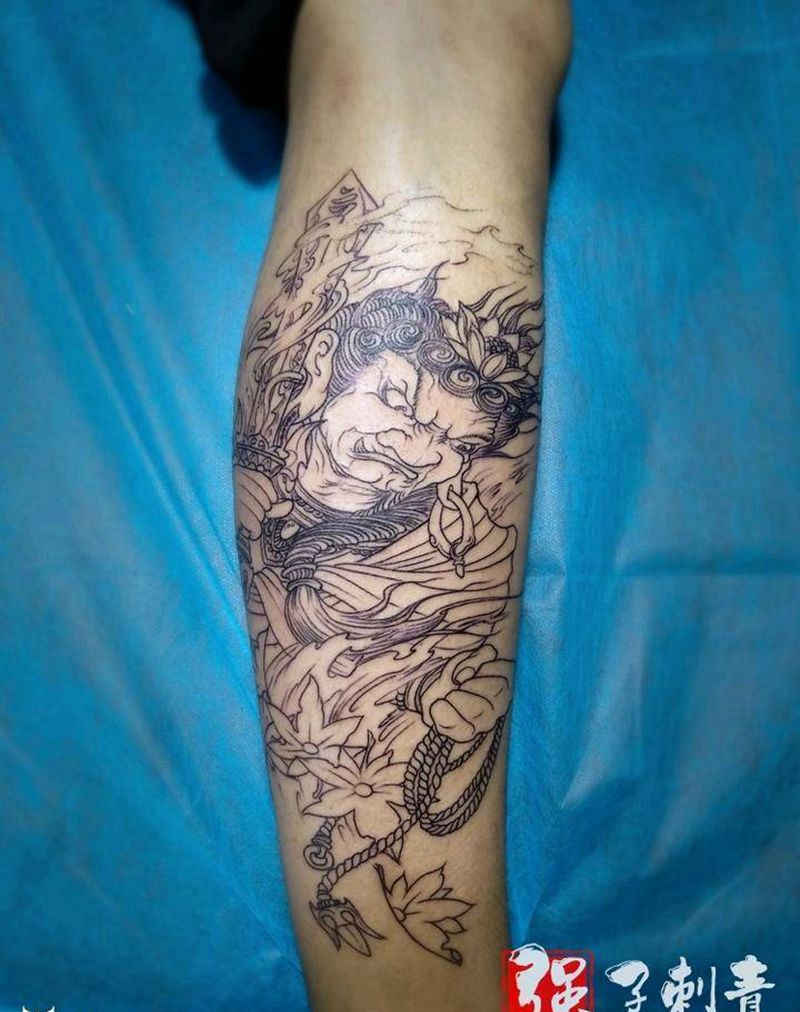 不动明王纹身图片_腿部新传统割线纹身图案