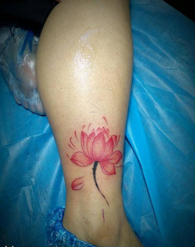 脚踝小清新彩色《荷花》纹身图片_腿部新传统纹身图案