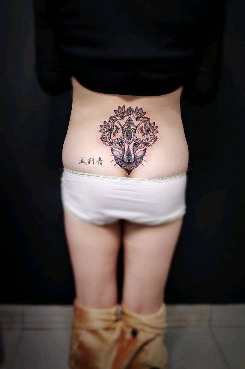 狼图腾纹身图片_腰部点刺图腾线条黑灰纹身图案