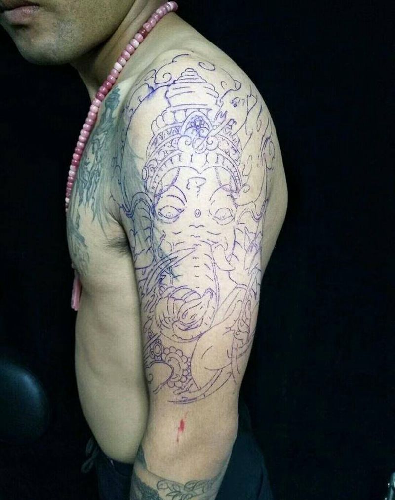 象神遮盖部分文身。纹身图片
