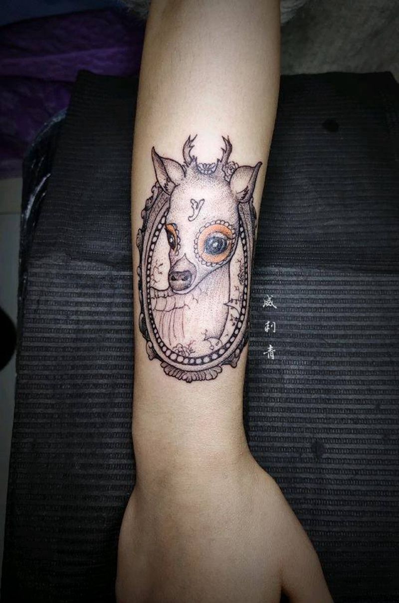 鹿纹身图片_手臂点刺线条纹身图案