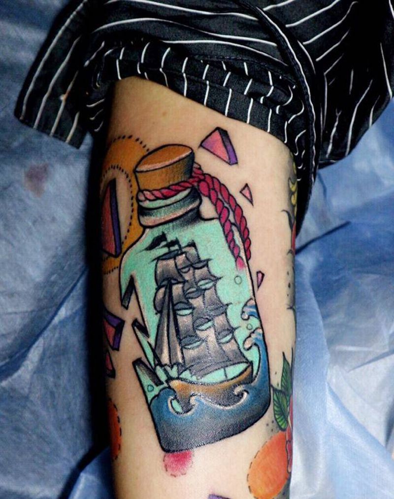 小瓶子纹身图片