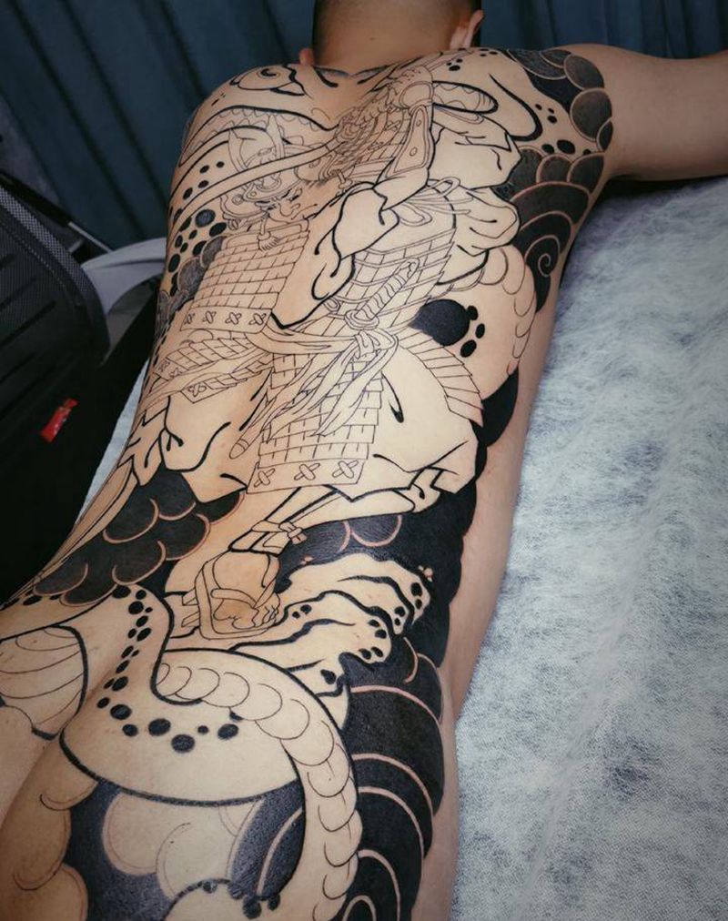 日式满背纹身图片_背部纹身图案