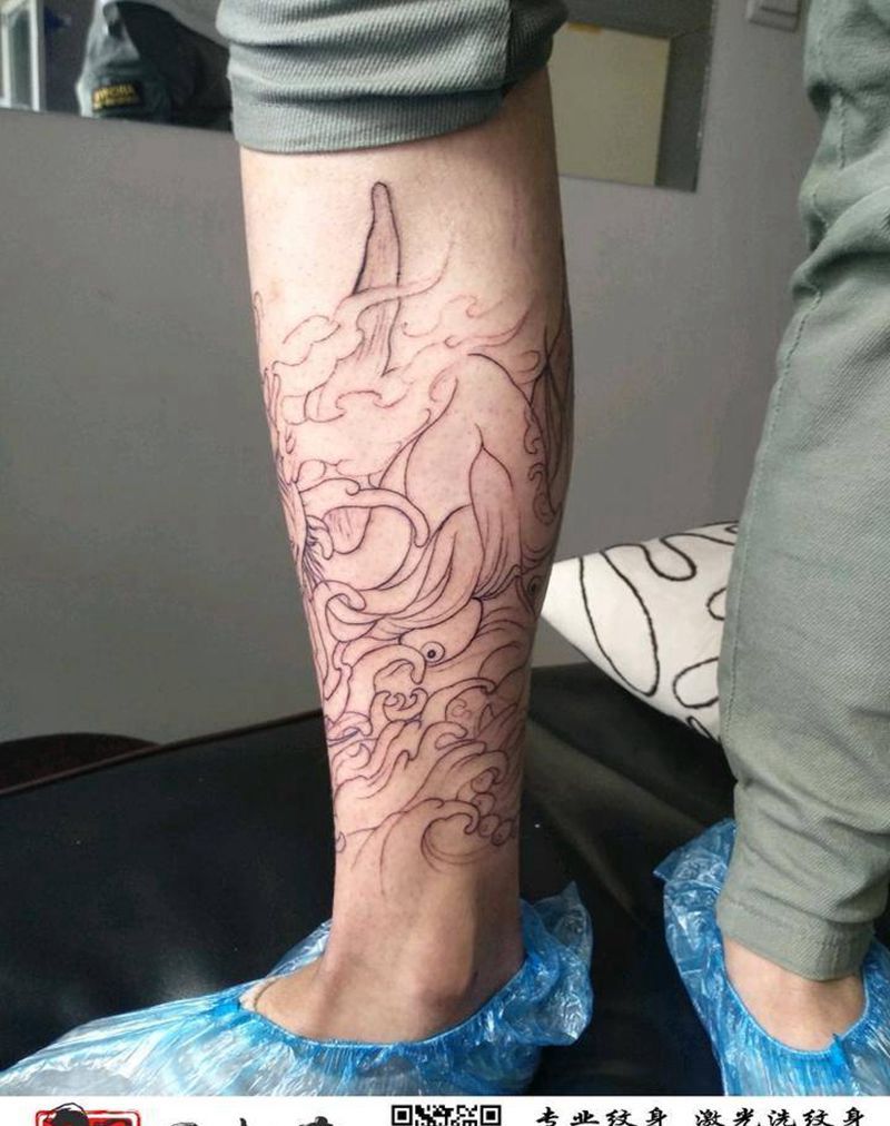般若艺伎包小腿割线纹身图片_腿部新传统纹身图案
