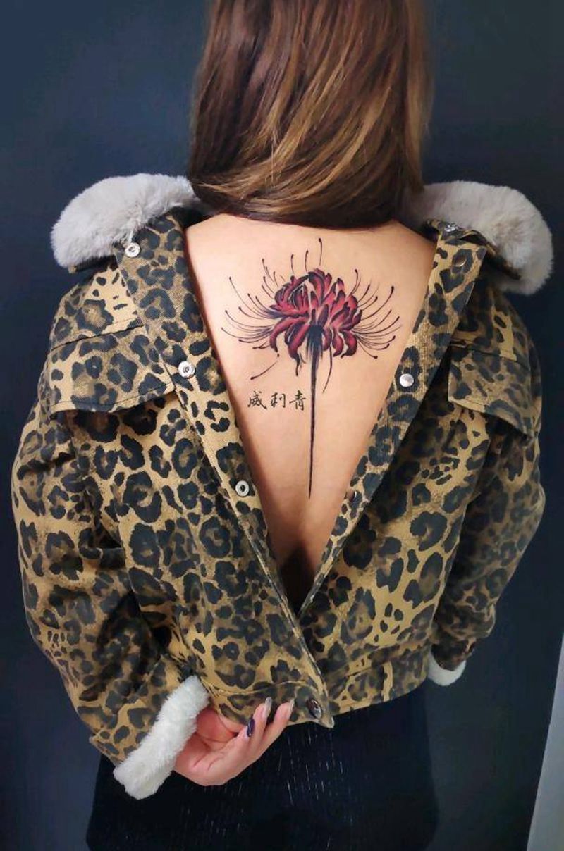 后背曼珠沙华彼岸花纹身图片_背部水墨水彩彼岸花曼珠沙华纹身图案