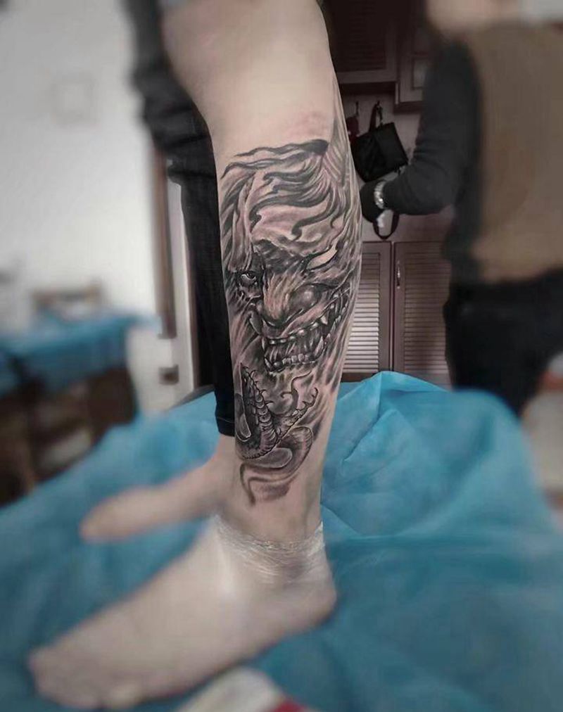 欧美图纹身图片_腿部欧美写实纹身图案