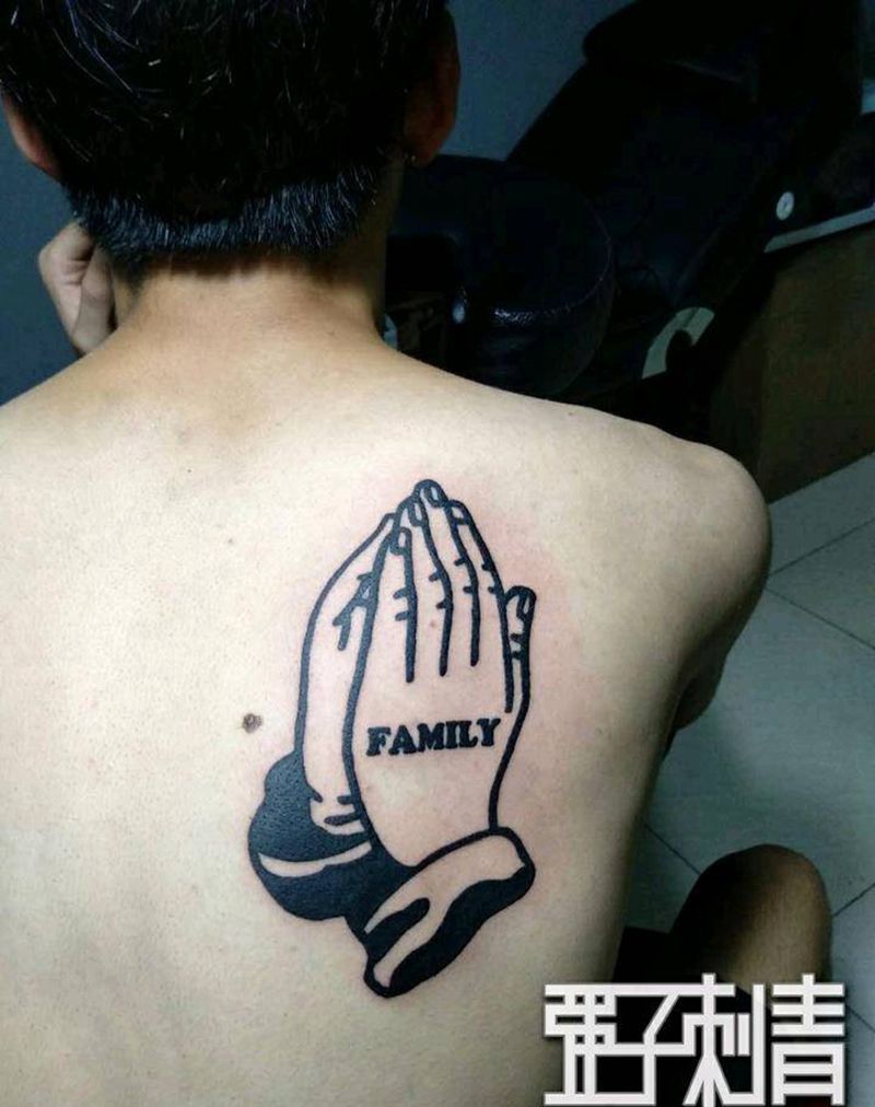 祈祷纹身图片_背部图腾纹身图案