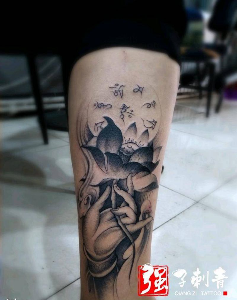 佛手莲花纹身图片_腿部新传统纹身图案