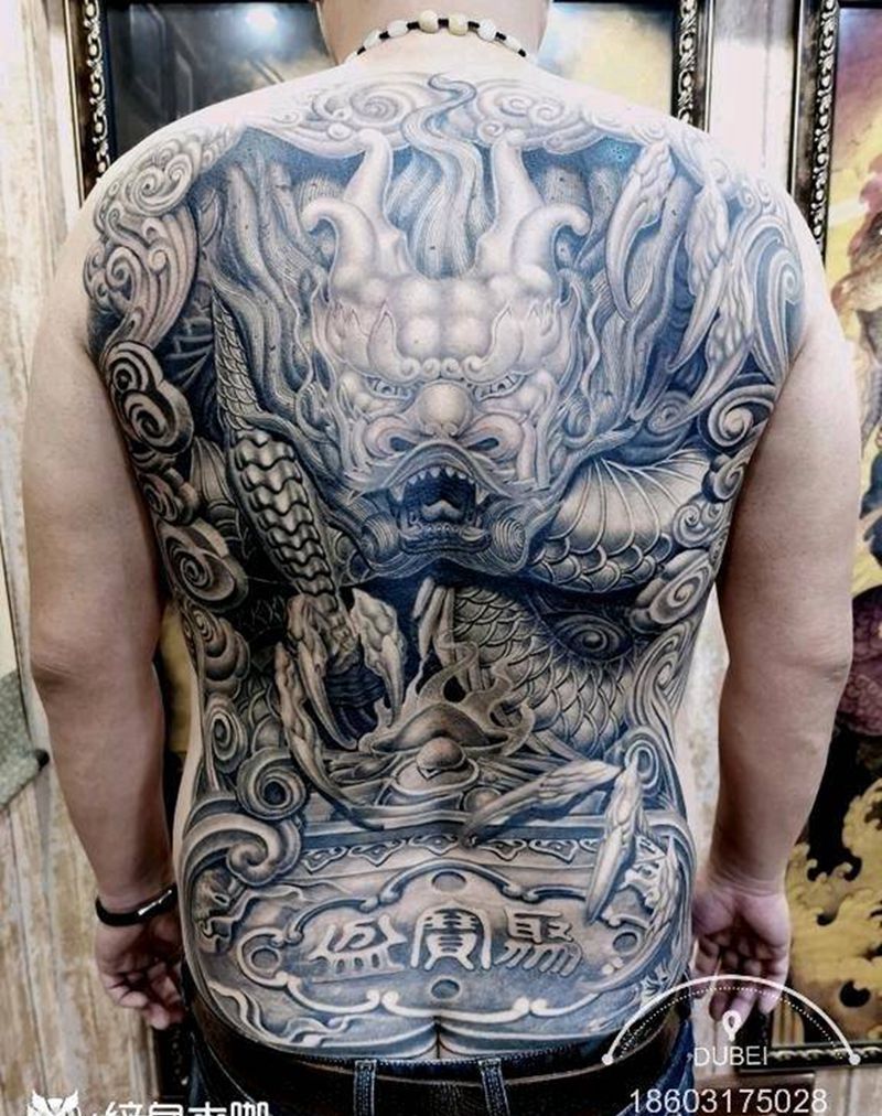 神龙壁纹身图片_背部龙 聚宝盆纹身图案