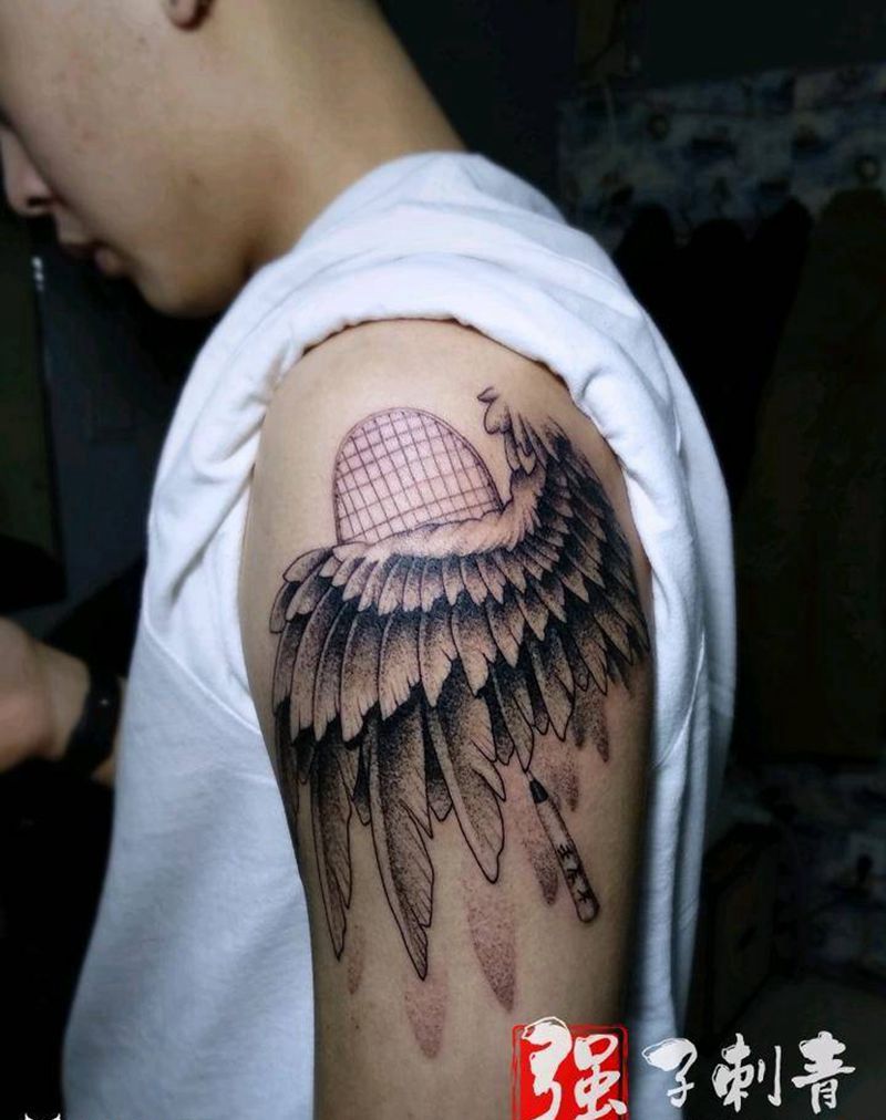 翅膀纹身图片_手臂点刺纹身图案