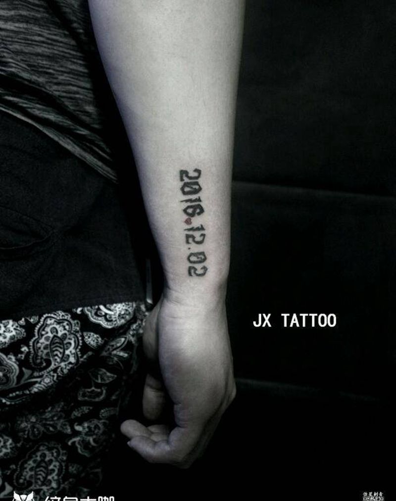 奶爸女儿的生日纹身图片