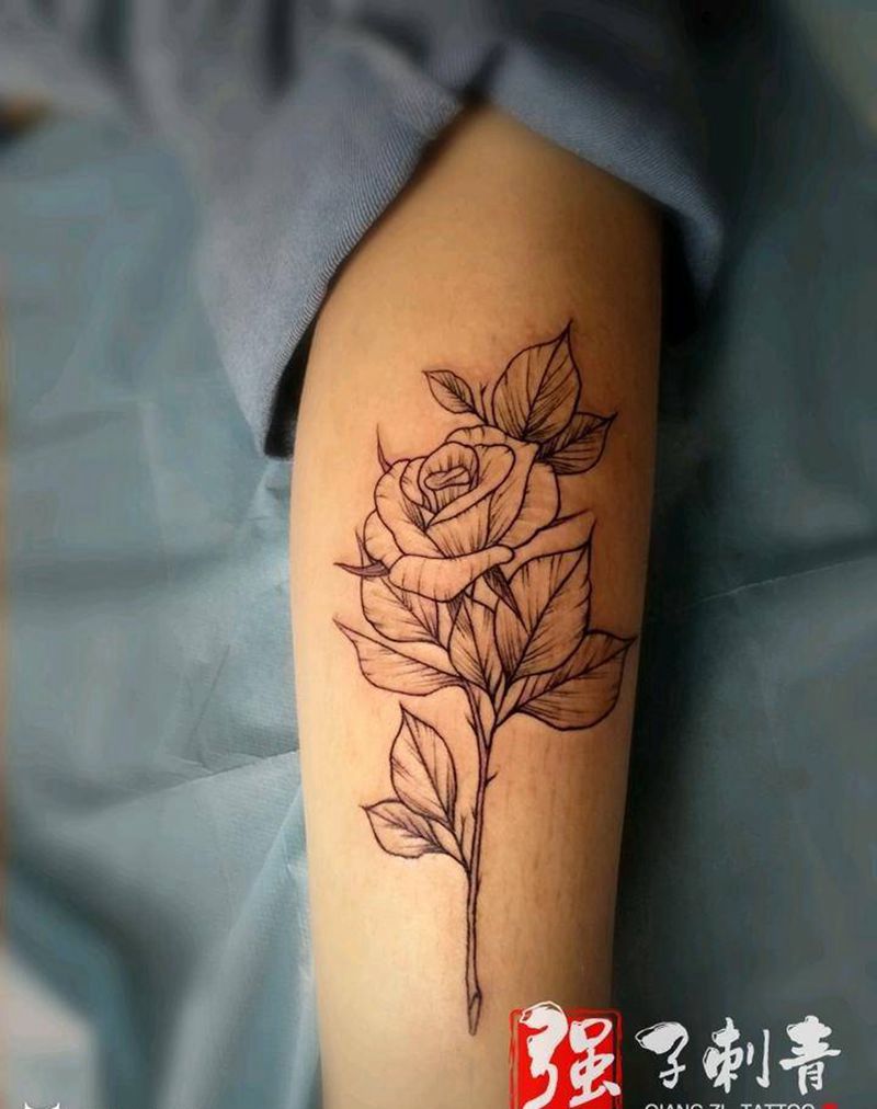 小腿外侧素花纹身图片_腿部点刺小清新纹身图案