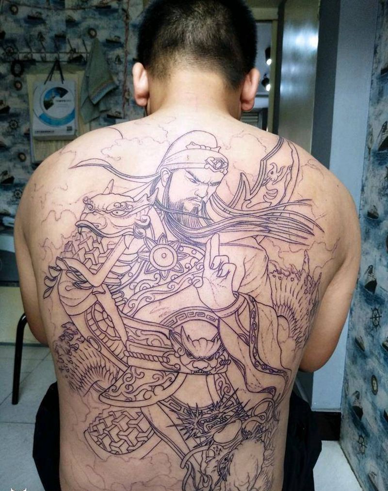 关公踏龙线条纹身图片_背部新传统纹身图案
