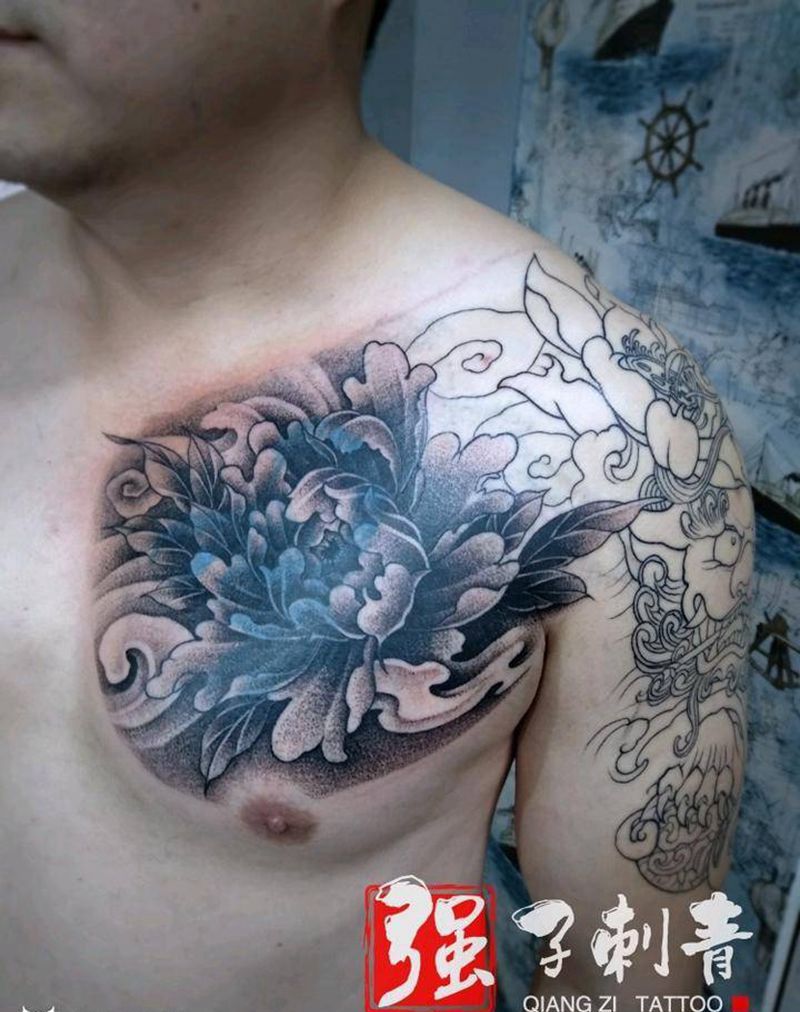 半胛进度纹身图片_手臂胸部新传统牡丹唐狮纹身图案