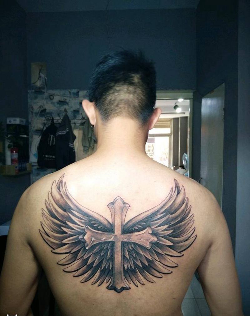 十字架《翅膀》纹身图片_背部新传统纹身图案