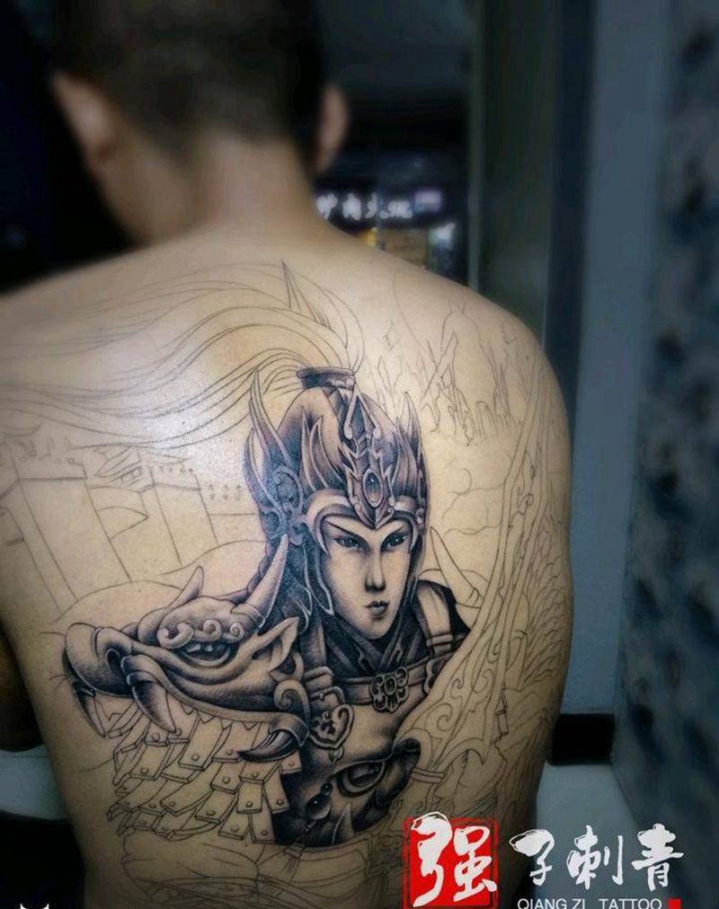 满背赵云打雾进度纹身图片_背部新传统赵子龙打雾纹身图案
