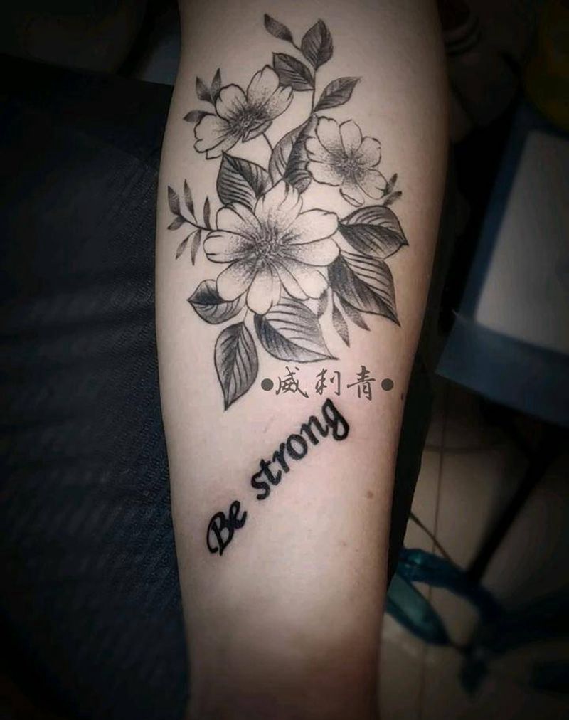 素花+英文纹身图片_手臂花体字点刺英文素花纹身图案