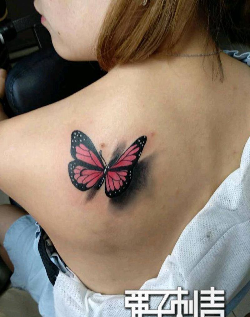 立体蝴蝶纹身图片_背部3D纹身图案