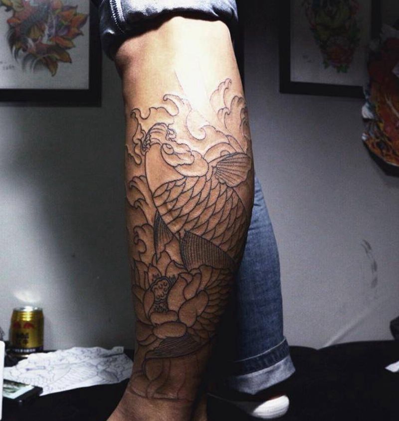 小腿割线未完纹身图片