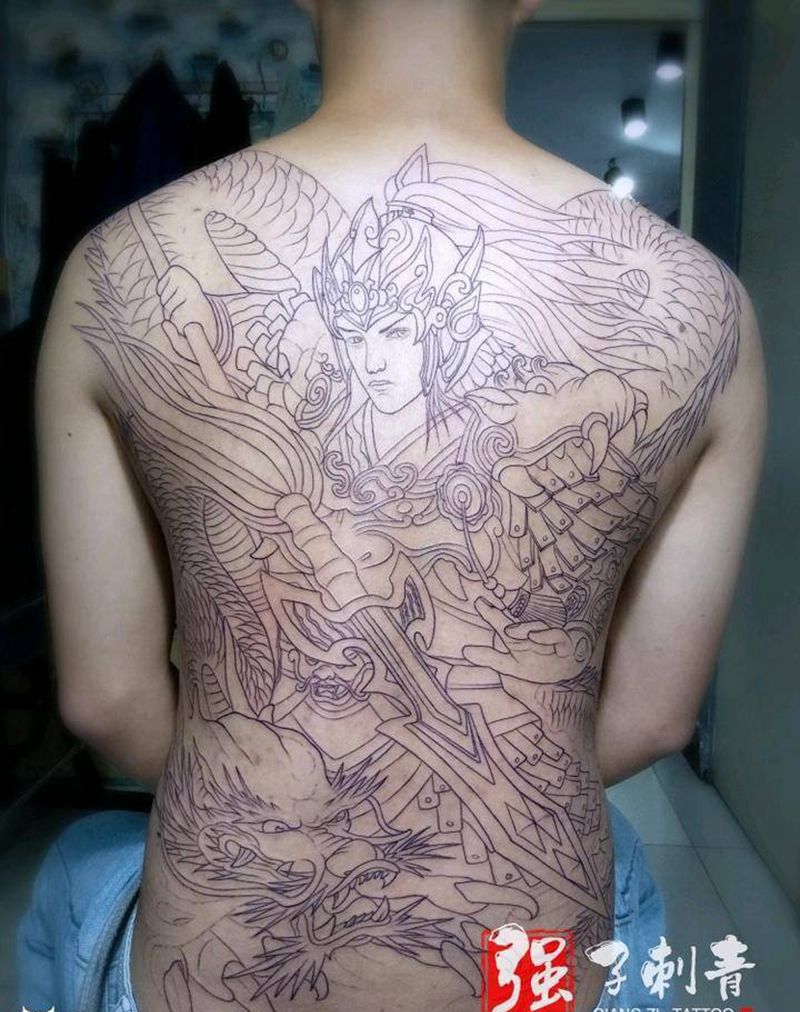又一个满背赵云纹身图片_背部新传统赵子龙割线纹身图案