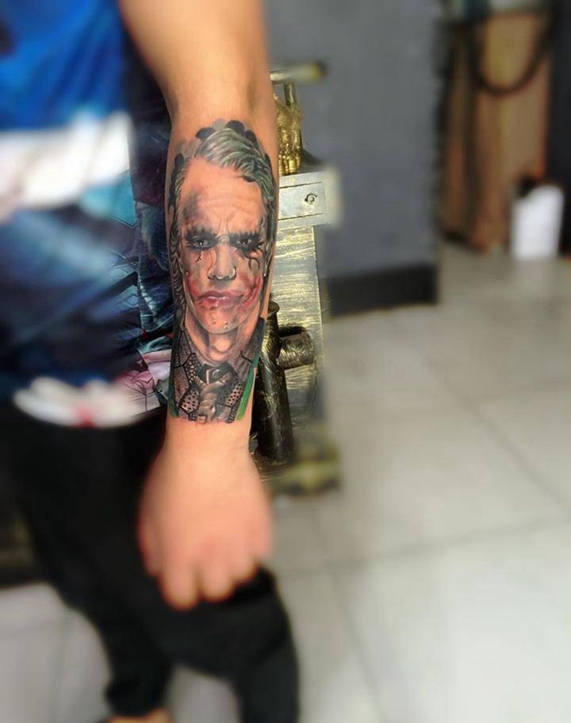小丑纹身图片_成品手臂欧美肖像人物纹身图案