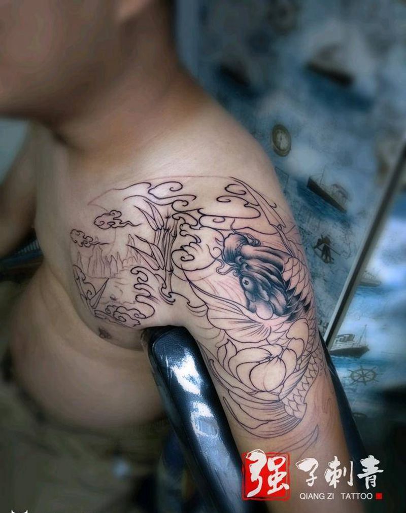 半胛《鱼》未完待续纹身图片_肩部胸部新传统纹身图案