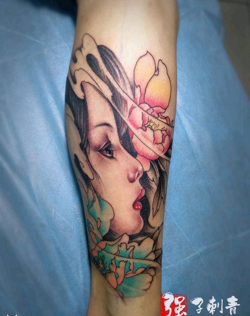 彩色艺伎纹身图片_腿部新传统纹身图案