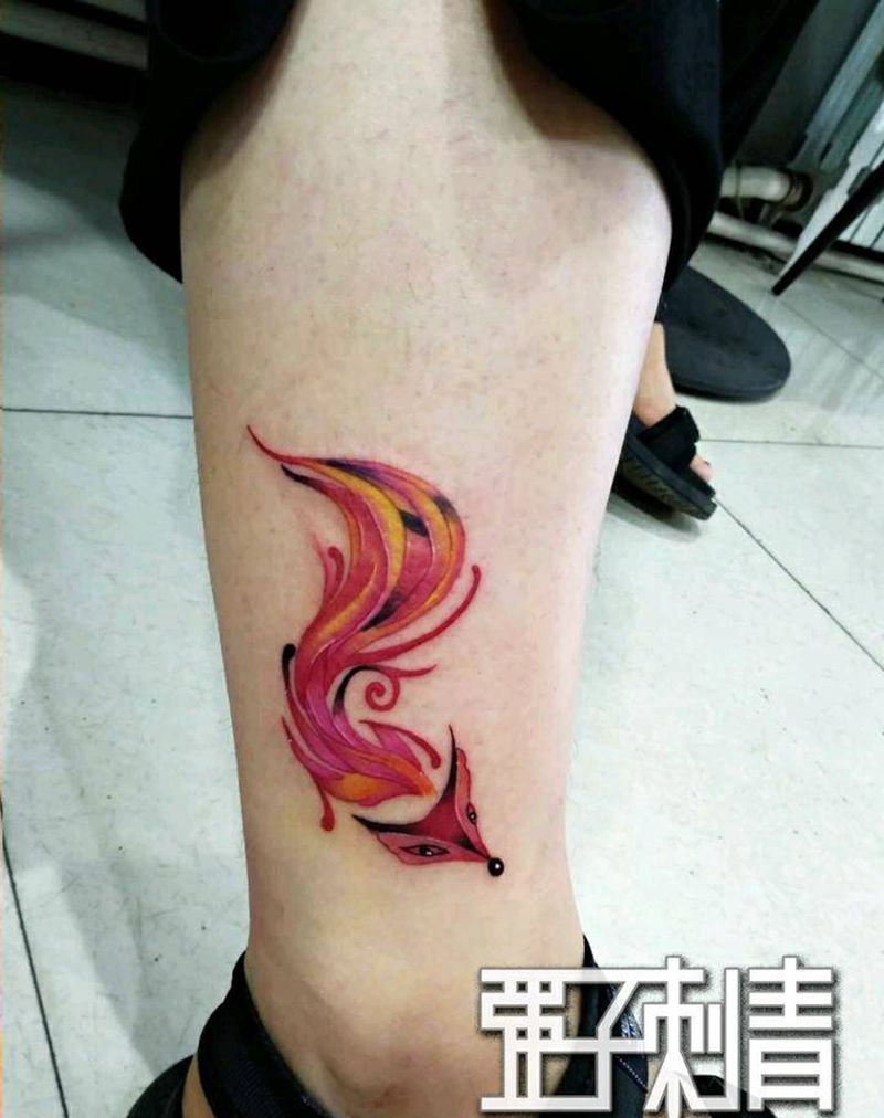 彩色狐狸纹身图片_腿部新传统纹身图案