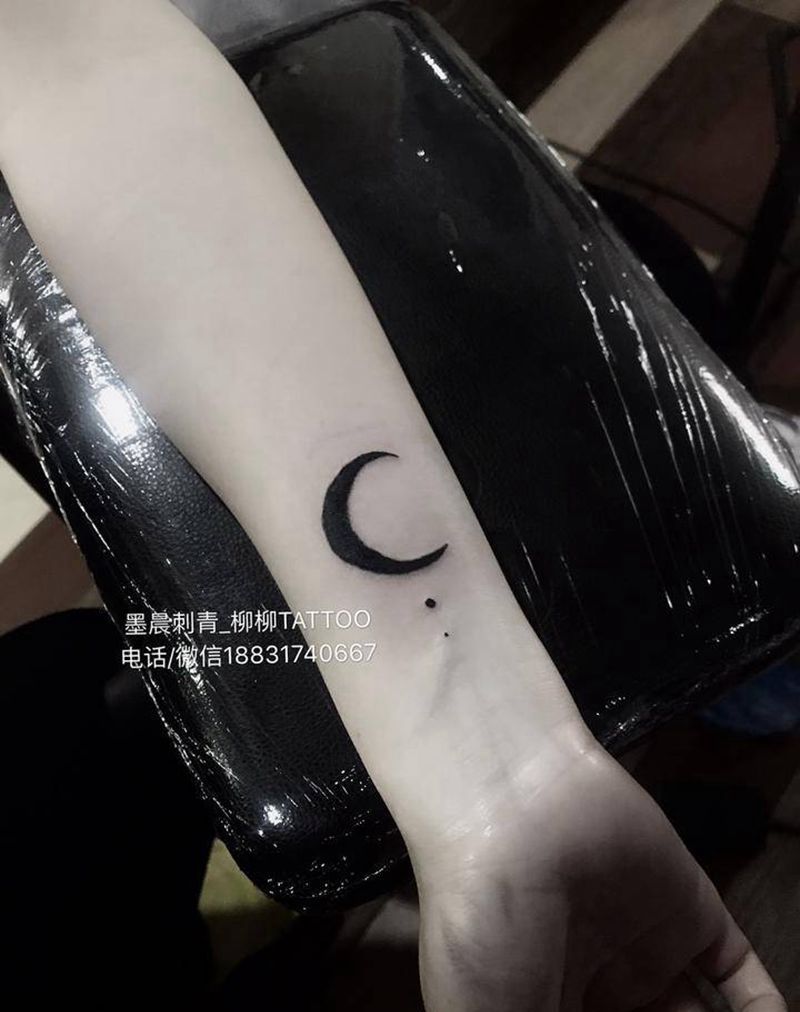 月亮纹身图片