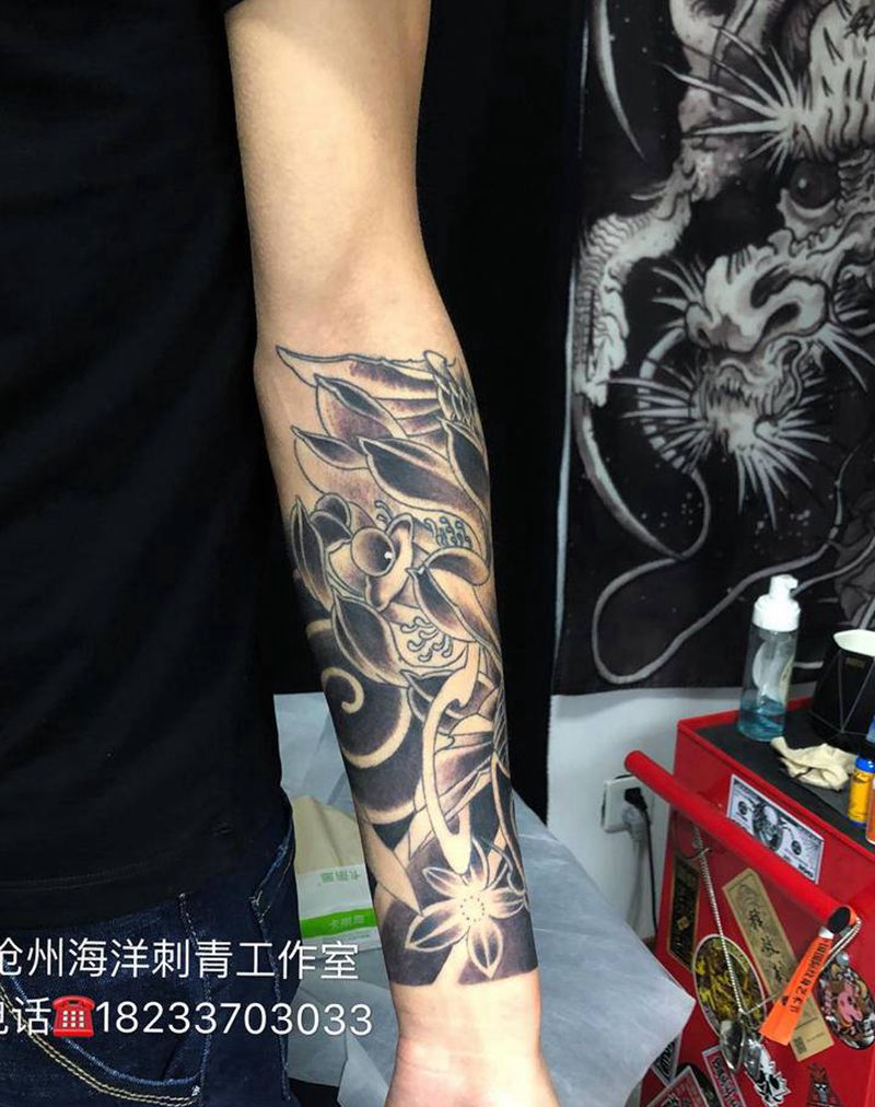 鲤鱼纹身图片_手臂纹身图案