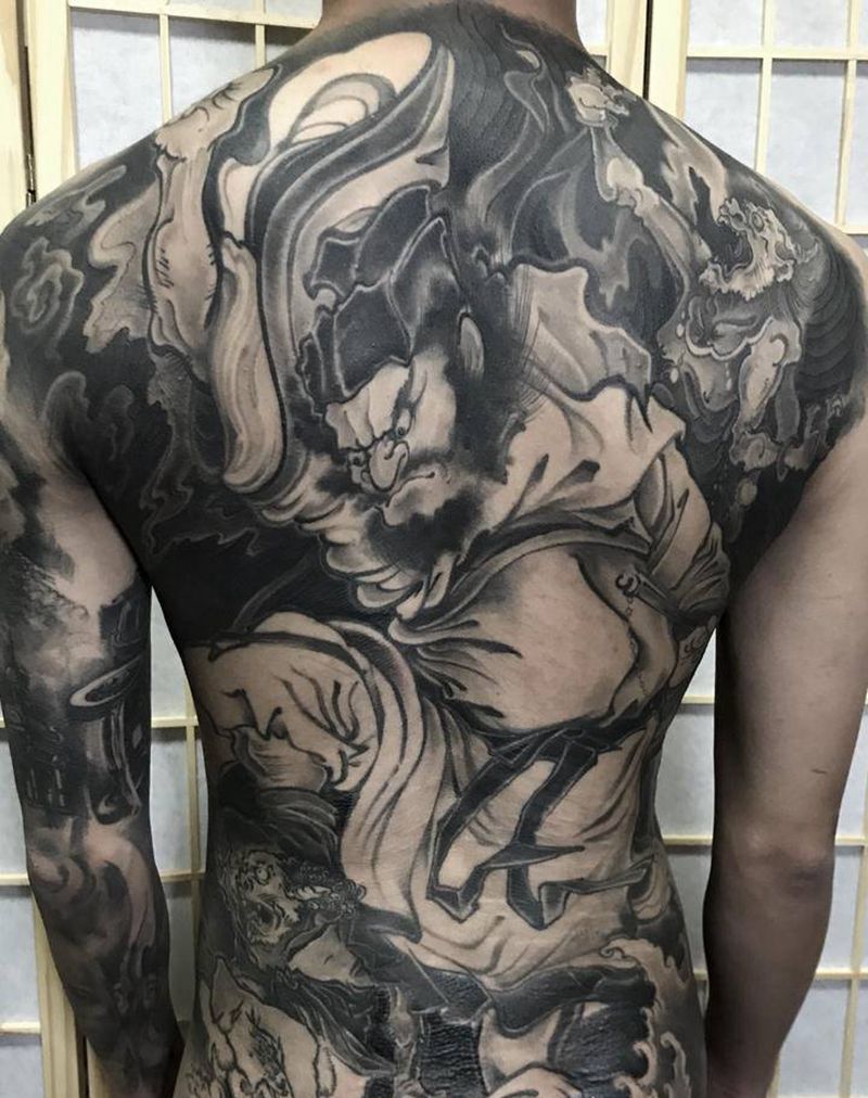 钟馗纹身图片_背部新传统纹身图案