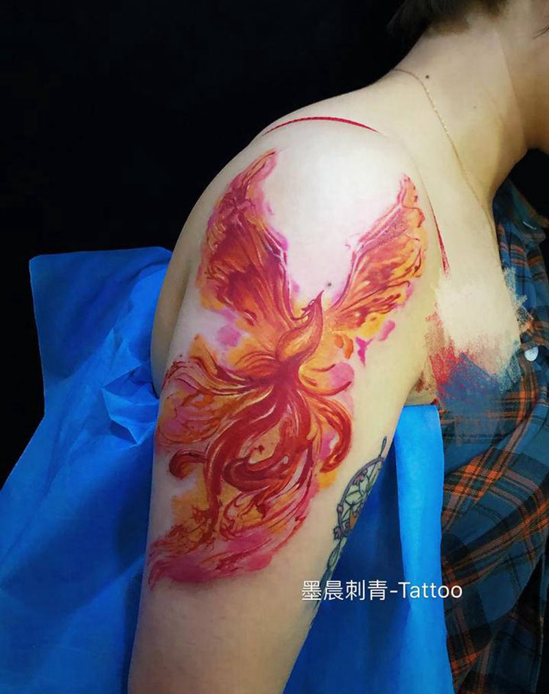 凤凰纹身图片_肩部水彩纹身图案