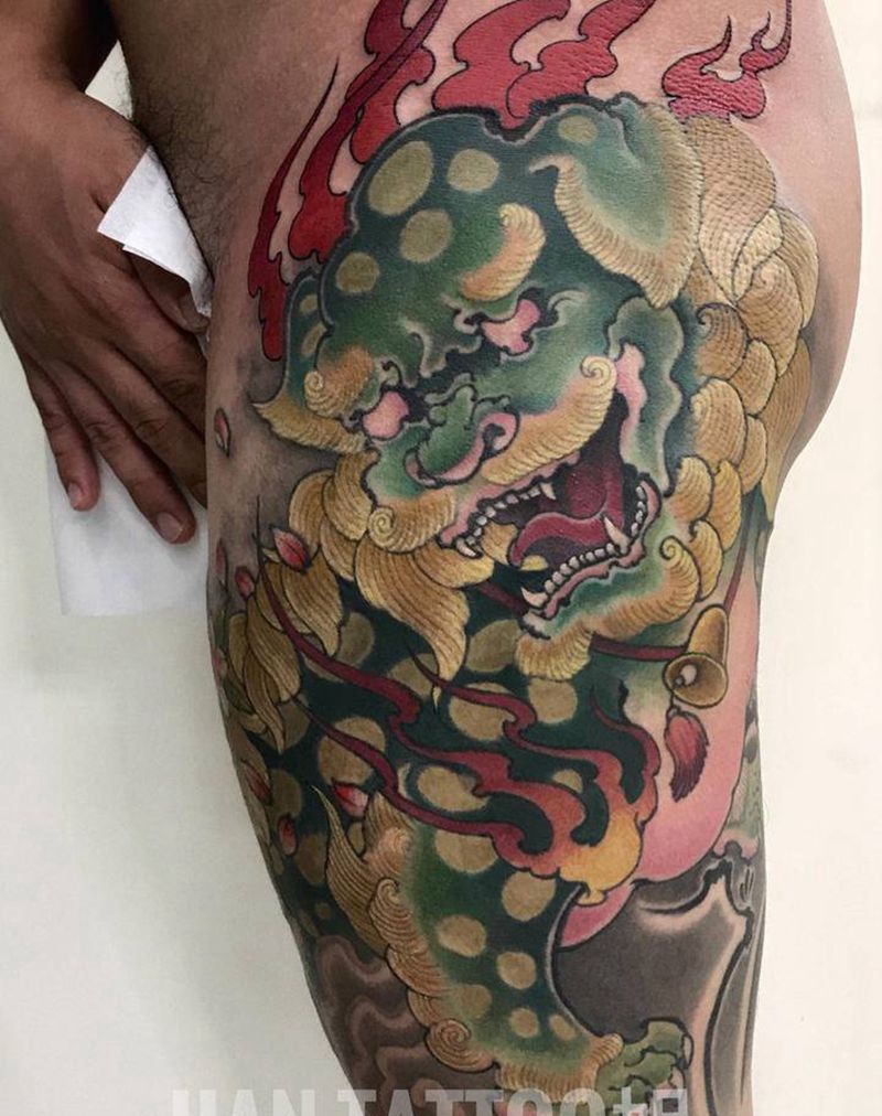 福狮纹身图片_腿部新传统纹身图案