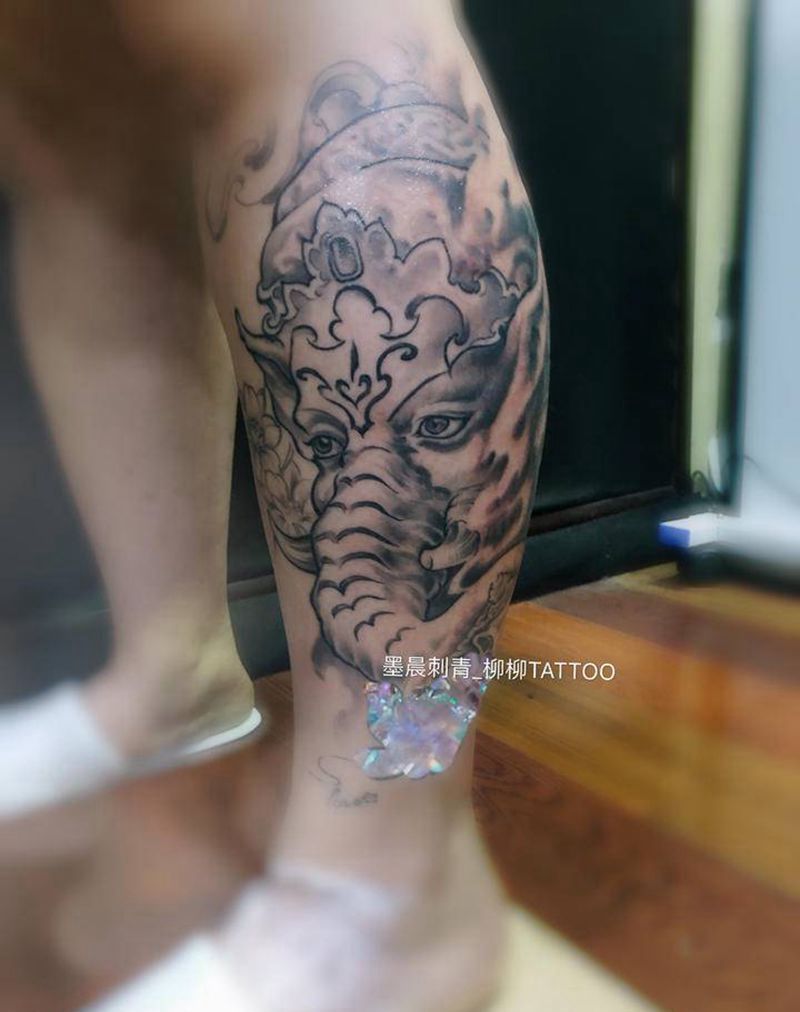 象神纹身图片_腿部新传统纹身图案