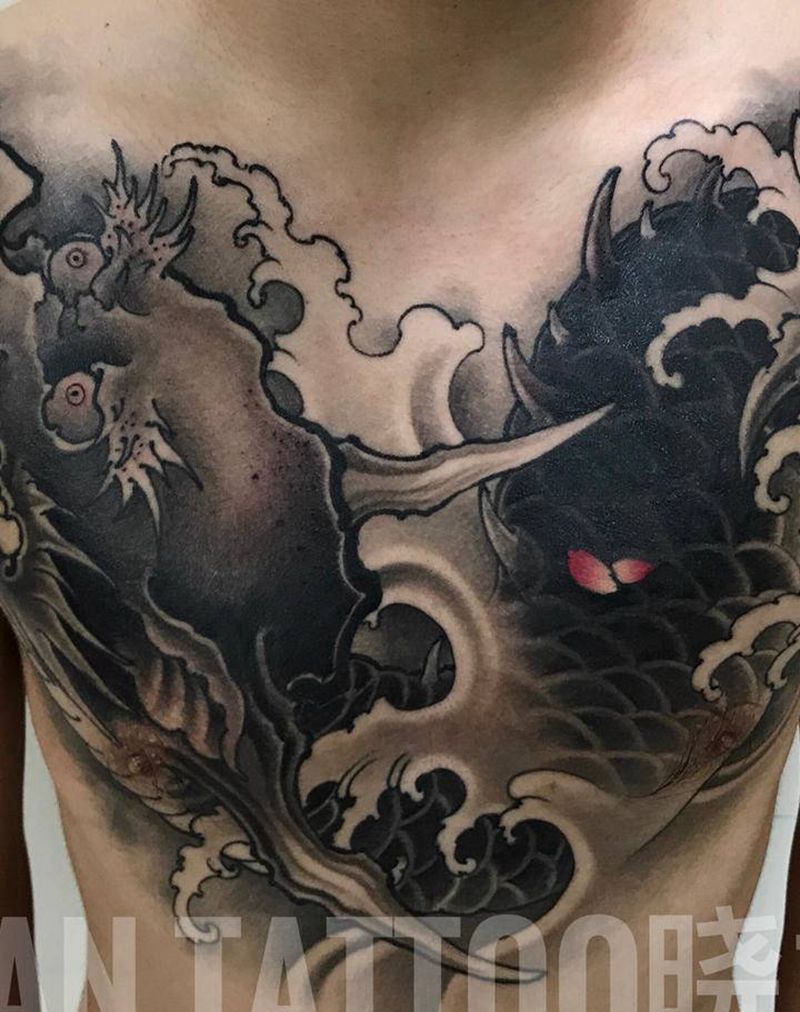 花胸（遮盖作品）纹身图片_胸部新传统纹身图案