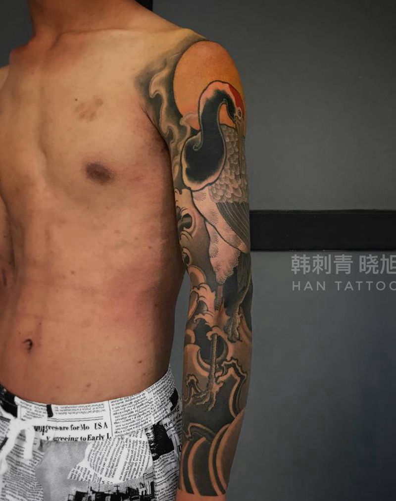 鹤纹身图片_手臂新传统纹身图案