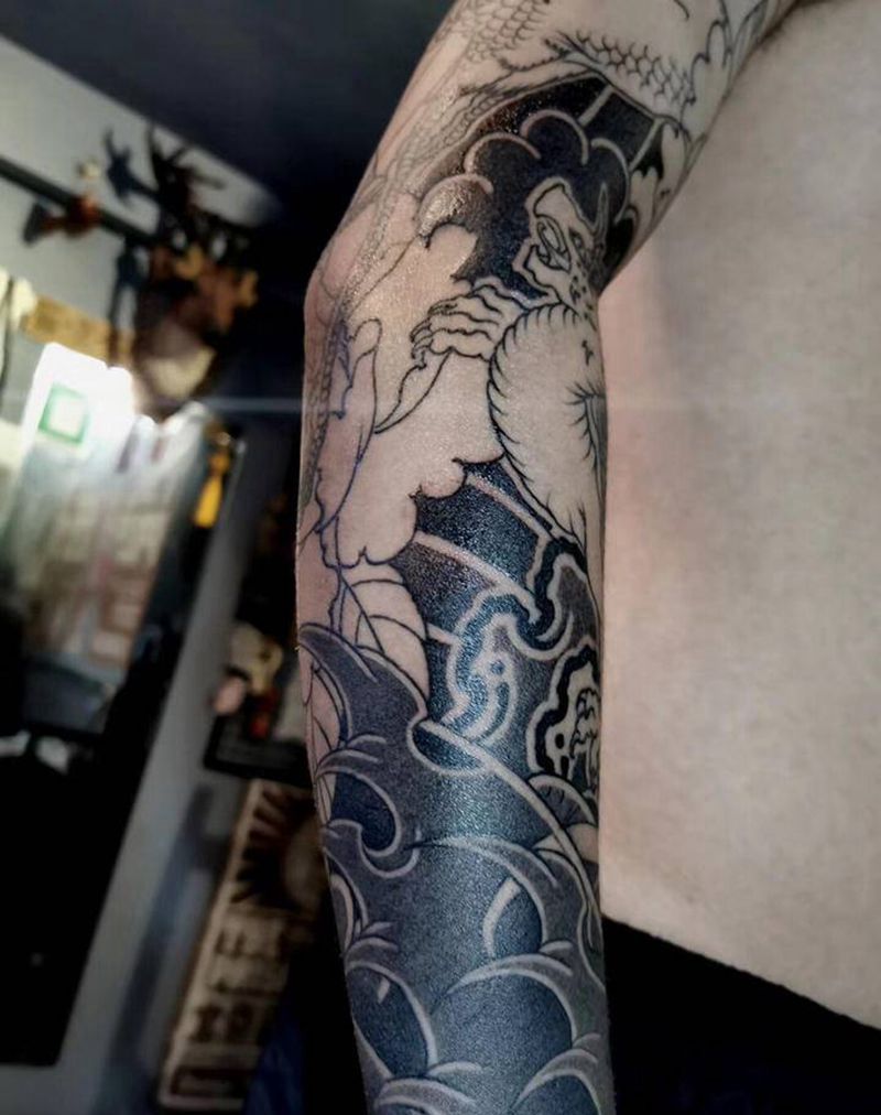 未完成作品玄武纹身图片_手臂老传统四大神兽纹身图案