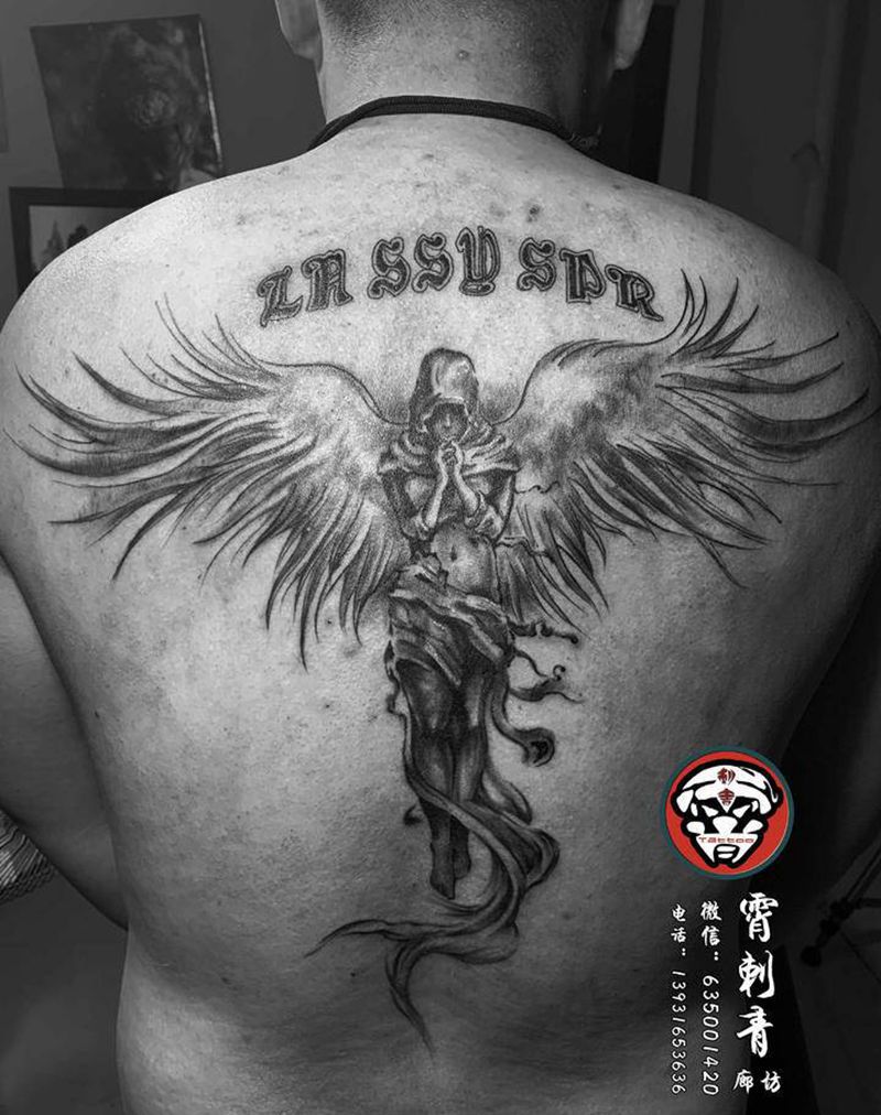 天使纹身图片_背部欧美写实纹身图案