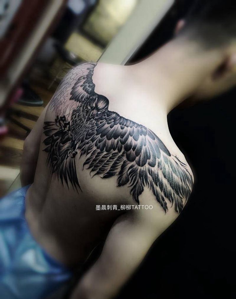 鹰 未完成纹身图片_背部纹身图案