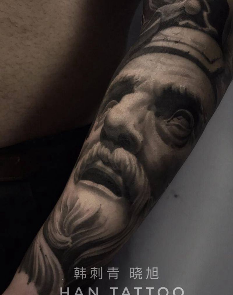 小臂雕塑（恢复后效果）纹身图片_手臂欧美写实纹身图案