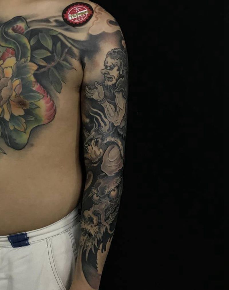 龙神纹身图片_手臂新传统纹身图案