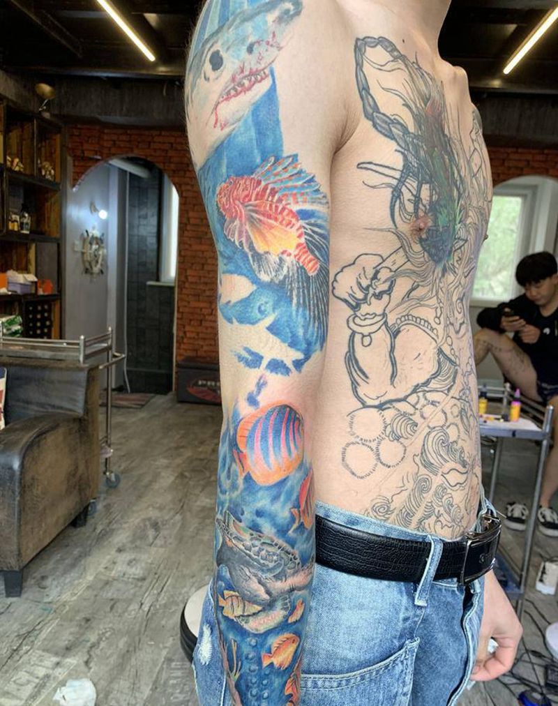 海底世界纹身图片_手臂欧美写实欧美重彩纹身图案