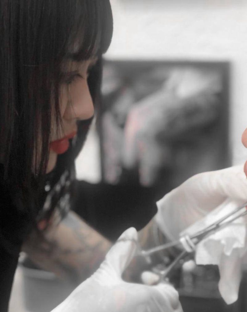 穿孔  舍钉纹身图片_穿孔纹身图案